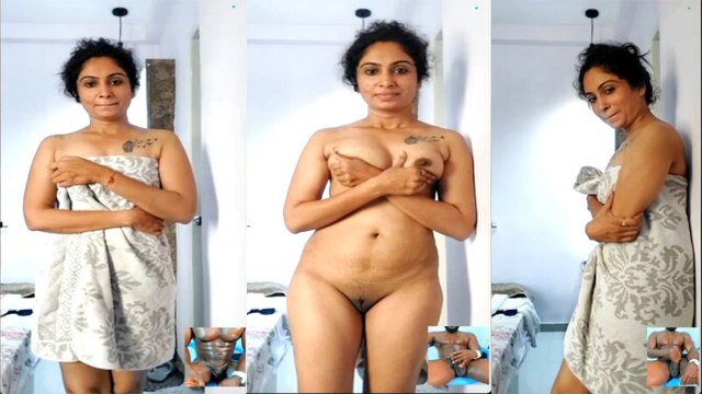 Indian Young Bhabhi Showing on Videos
