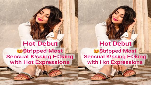 Hot Moan Actress Debut Sensual Pel